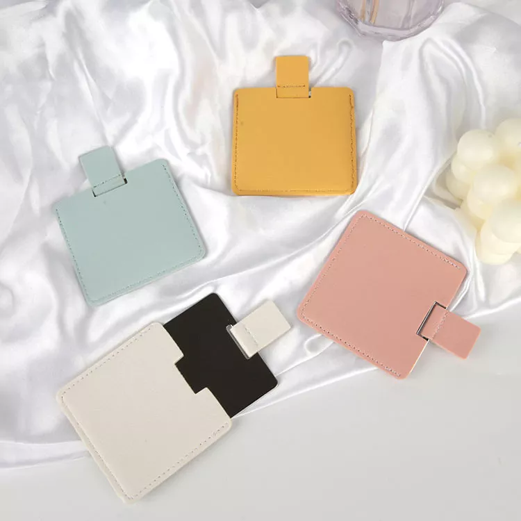 Zakspiegeltje op creditcardformaat